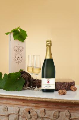 Bild von Proschwitzer Winzersekt Blanc de Blancs in einer Holzkiste 