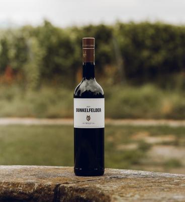Bild von 2018 DUNKELFELDER, trocken, QbA, 0.75l, im Eichenholzfass gereift, Siebeldingen Im Sonnenschein